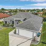 Pool And Spa, Tiki, Canal View, Sleeps10! - Villa At Sunshine Funtime
