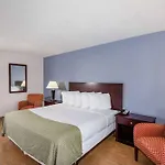 Days Inn By Wyndham St. Petersburg / Tampa Bay Area