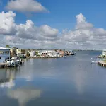 South Hutchinson Island Cottage With Beach Access!