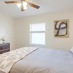 Roomy Largo Home With Screened Patio And Private Pool!