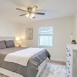 Roomy Largo Home With Screened Patio And Private Pool!