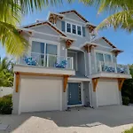 Surfer\'S Dream, 4 King Beds, 4 Trundle Beds, 6 Full Baths, Pet-Friendly With A Rooftop Deck!