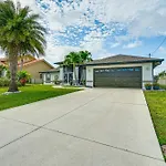 Sunny Cape Coral Home With Lanai And Pool On Canal!