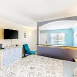 Pelican Pointe