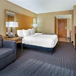 La Quinta By Wyndham Naples Downtown