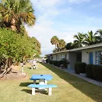 Dockside Inn & Resort
