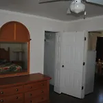 Dockside Inn & Resort