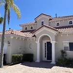 Newly Renovated Courtyard Villa