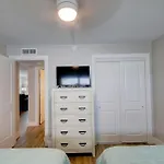 El Matador 266 - Sixth Floor Unit