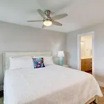 El Matador 266 - Sixth Floor Unit