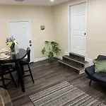 Cozy Country Style Apartment Queen Bed Close Beach