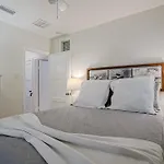 Anastasia Lodge Cabana
