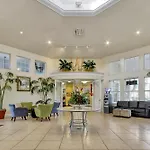 Tropical Escape: Pool,Spa & Themed Game Room