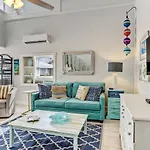 Turtle Loft - Charming Oceanfront Loft - Multiple Decks - Private Beach Access