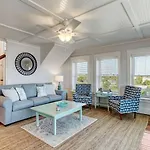 Mermaid Castle - Oceanfront Luxury Beach House - Rooftop Deck