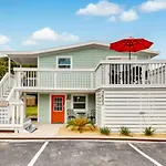 Tropical Beach Bungalow Down - Backyard - Grill - Across Street From Beach