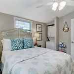 Tropical Beach Bungalow Up - 3 Bedrooms - Across Street From Beach - Deck