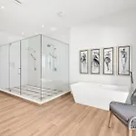 Queen Of Crystal Shores Luxury Beachfront Retreat