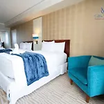 Luxurious Beachfront Studio