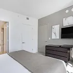 Hyde Beach House Hollywood Private Suites