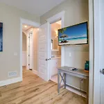 Paradise Beach, 8 Bed, 6,5 Bath, Beachfront & Pet Friendly!