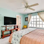 Clearwater Beach Hideaway Walkable Location!
