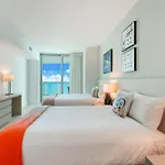 Lyfe Resort Stunning 2 Bdr Modern On The Ocean
