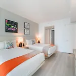 Lyfe Resort Stunning 2 Bdr Modern On The Ocean
