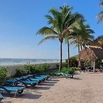 The Tides 1Bedroom Apt 3Rd Floor We Are On The Beach!