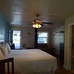 Knight\'S Key Suites