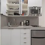 Chic 1 Bedroom W Parking Space & Walk To The Beach #6