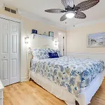 Fernandina Beach Condo With Pool And Path To Beach!