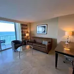 Radisson Suite Hotel Oceanfront