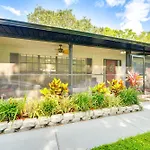 Spacious Tavares Home With Private Outdoor Oasis!