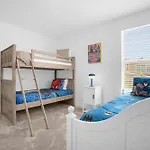 Upstay - New Build Home With Pool & Spa