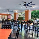 Comfort Inn & Suites Near Universal Orlando Resort-Convention Ctr