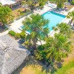 Warm Mineral Springs Motel