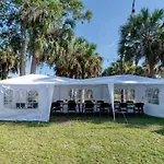 No 1 Largest Tampa Private Compound, 11Br Sleeps 40