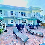 Southwinds Inn By The Gold Nests