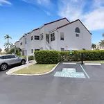 New Listing Ground Floor Vista Verde East Pond