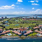 St Pete Isla Casa B-507 Beautiful