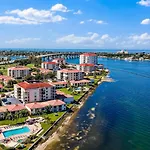 St Pete Isla Casa B-507 Beautiful