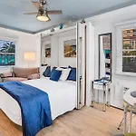 Saltwater Hideaway - Waterfront Resort - Coral Resort #E-2