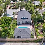 Stunning 4Br 3Ba Cottage Pool 5 Min To Beach