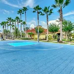 Stunning 5 Bedroom House With Private Pool
