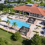 8Br Family Home With Pool And Hot Tub