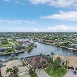Luxury, Sunsets, Heated Infinity Pool, Spa, Pool Table, Bikes & Kayaks - Villa Coral Bay - Roelens