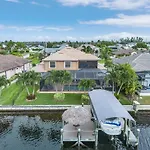 Stunning Tropical Oasis - Gulf Access, Kayaks, Padddleboards, Bikes, Tiki - Villa Ancora - Roelens