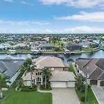 Stunning Tropical Oasis - Gulf Access, Kayaks, Padddleboards, Bikes, Tiki - Villa Ancora - Roelens