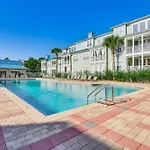 Upscale Getaway With Pool And Golf Cart